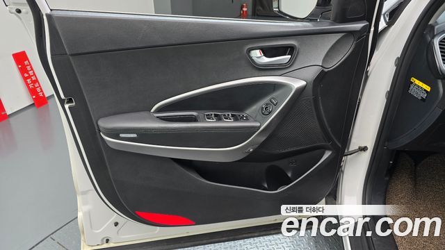 Hyundai Santafe 2017 — photo 14