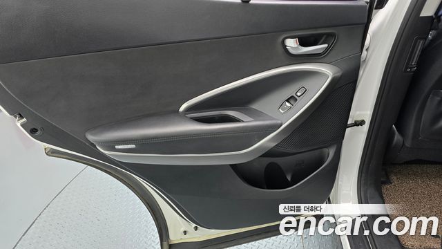 Hyundai Santafe 2017 — photo 15