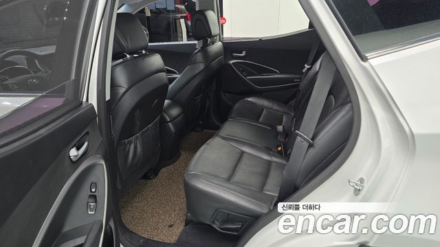 Hyundai Santafe 2017 — photo 16