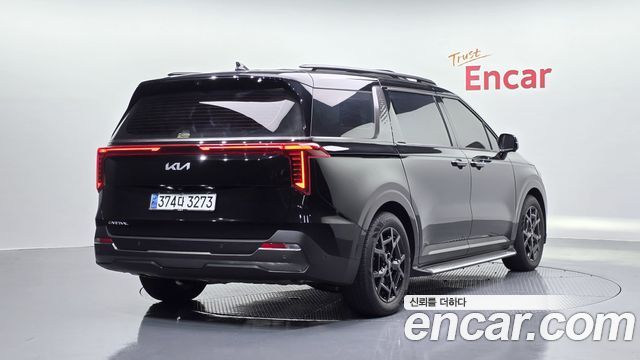Kia Canival 2025 — photo 2