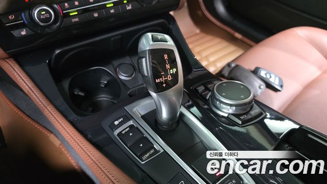 BMW 5-Series 2016 — photo 9