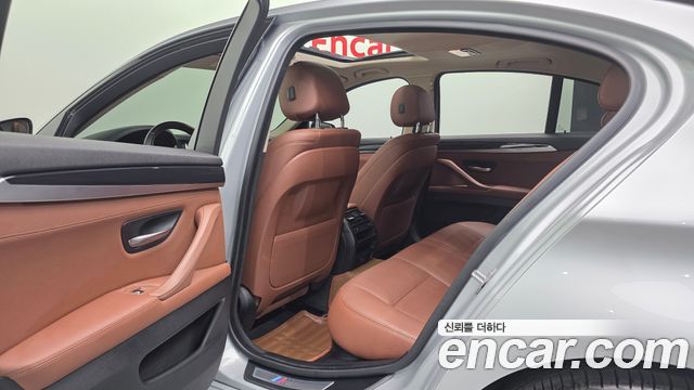 BMW 5-Series 2016 — photo 17