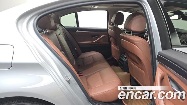 BMW 5-Series 2016 — photo 19