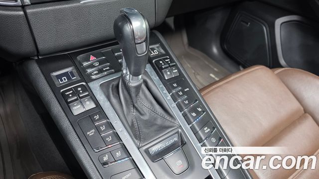 Porsche Macan 2015 — photo 12