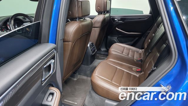Porsche Macan 2015 — photo 18