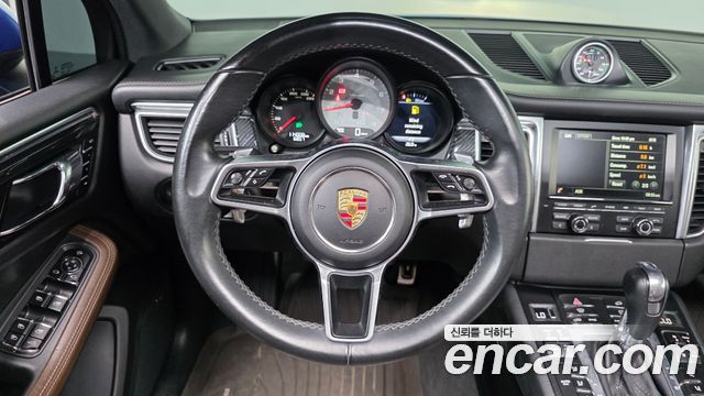 Porsche Macan 2015 — photo 19