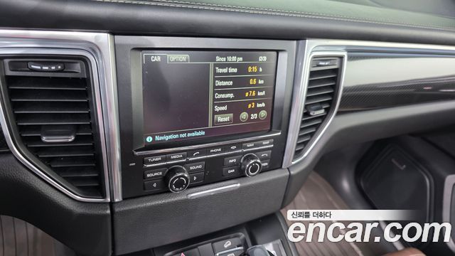Porsche Macan 2015 — photo 21