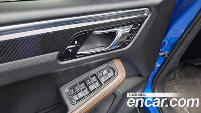 Porsche Macan 2015 — photo 25
