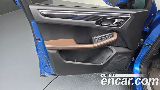 Porsche Macan 2015 — photo 14