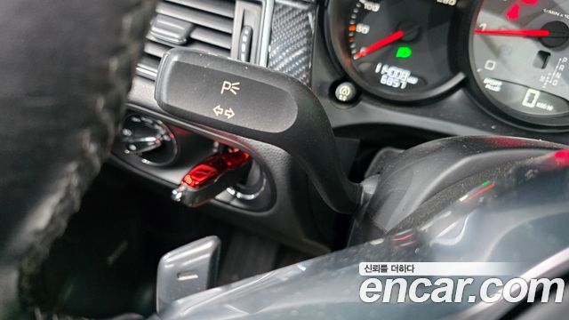 Porsche Macan 2015 — photo 27