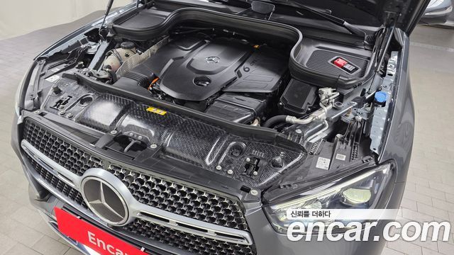 Mercedes-Benz GLE-Class 2023 — photo 6