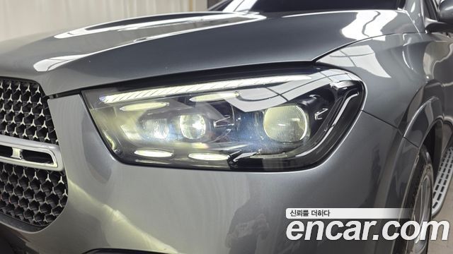 Mercedes-Benz GLE-Class 2023 — photo 8