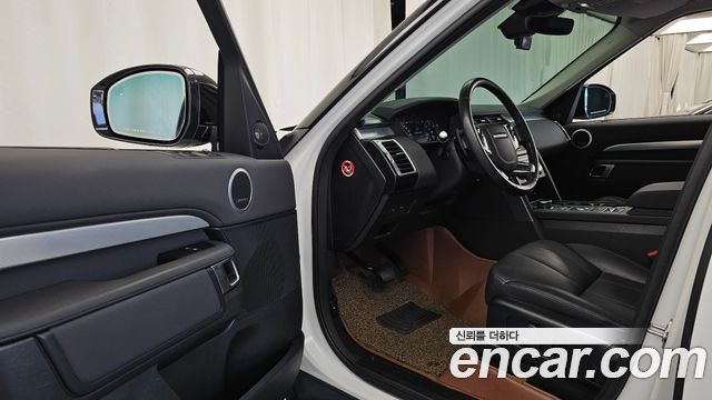 Land Rover Discovery 2020 — photo 10