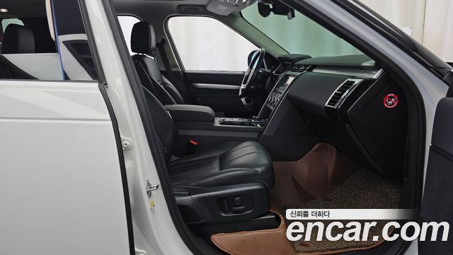 Land Rover Discovery 2020 — photo 11