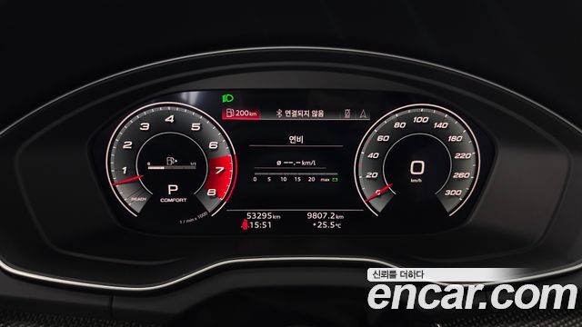 Audi SQ5 2022 — photo 11