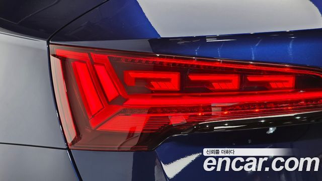 Audi SQ5 2022 — photo 9