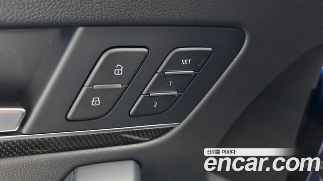 Audi SQ5 2022 — photo 28