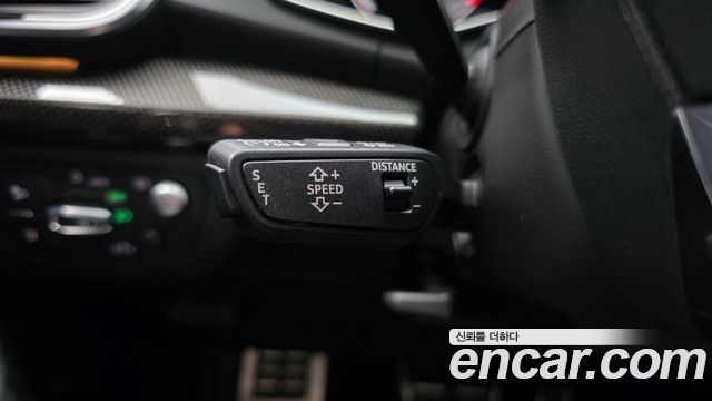 Audi SQ5 2022 — photo 29