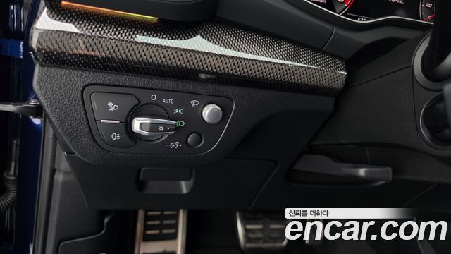 Audi SQ5 2022 — photo 30