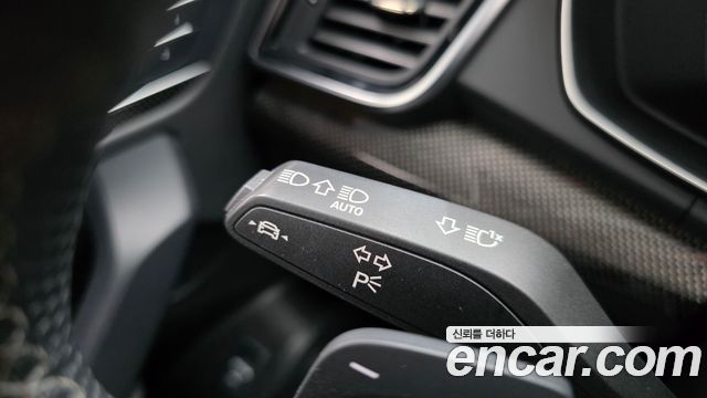 Audi SQ5 2022 — photo 31