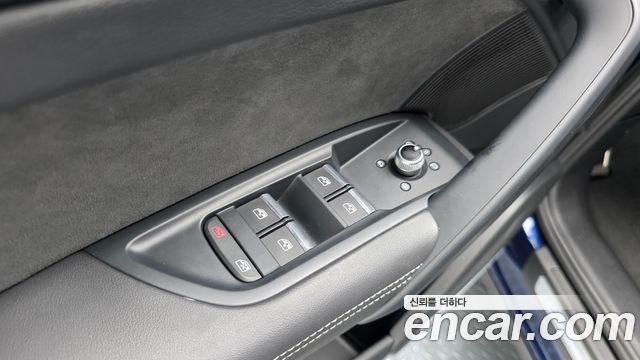 Audi SQ5 2022 — photo 32