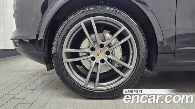 Porsche Cayenne 2021 — photo 5
