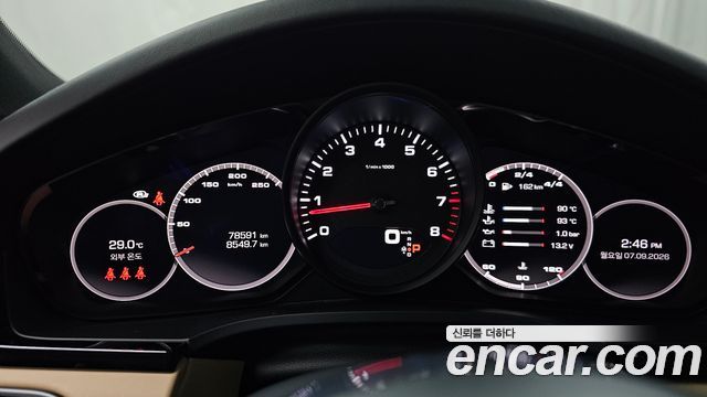 Porsche Cayenne 2021 — photo 11