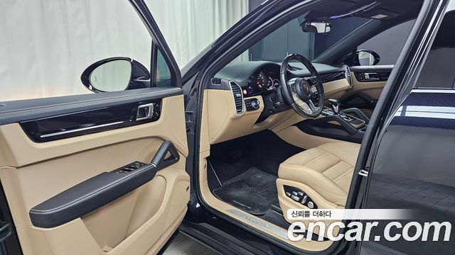 Porsche Cayenne 2021 — photo 13