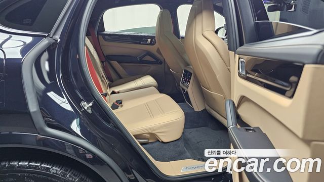 Porsche Cayenne 2021 — photo 17