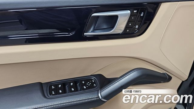 Porsche Cayenne 2021 — photo 24