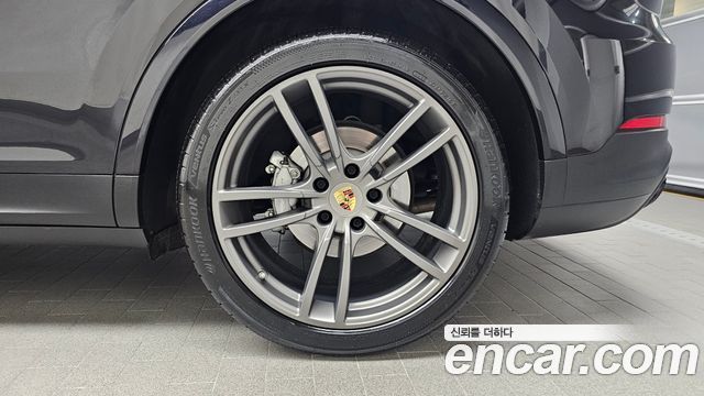 Porsche Cayenne 2021 — photo 7