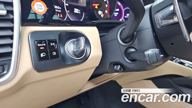 Porsche Cayenne 2021 — photo 27