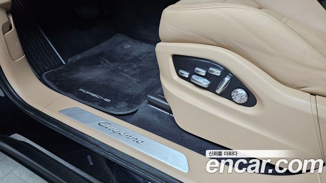 Porsche Cayenne 2021 — photo 32
