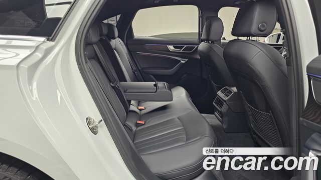 Audi A6 2022 — photo 17