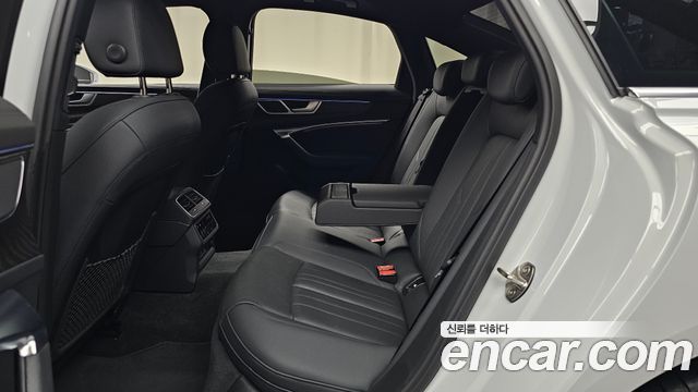 Audi A6 2022 — photo 18