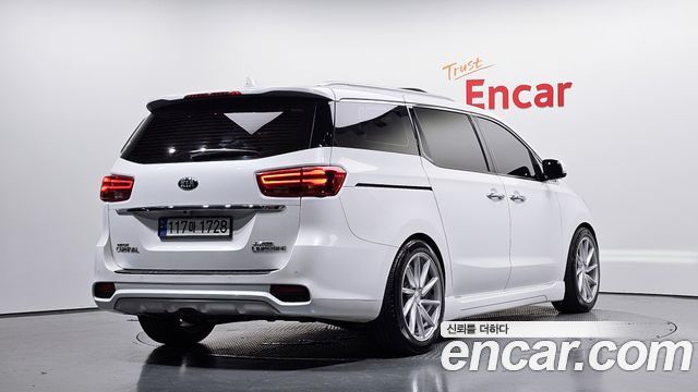 Kia Canival 2019 — photo 2