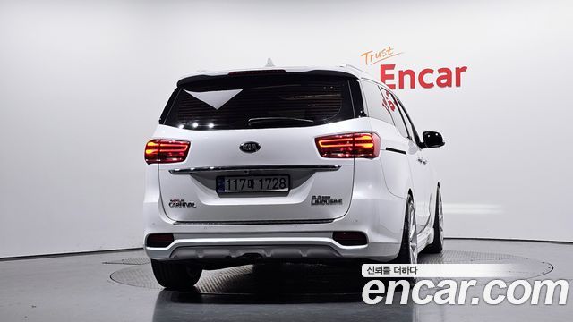 Kia Canival 2019 — photo 4