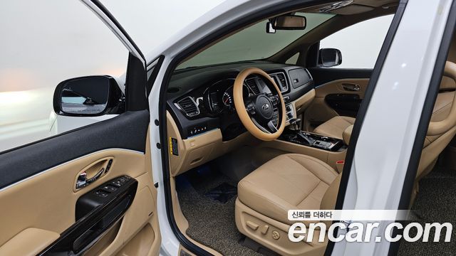 Kia Canival 2019 — photo 10