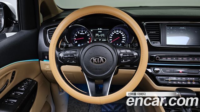 Kia Canival 2019 — photo 13