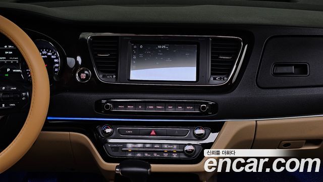 Kia Canival 2019 — photo 15