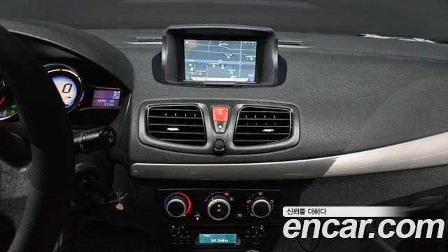 Renault Korea SM3 2015 — photo 19