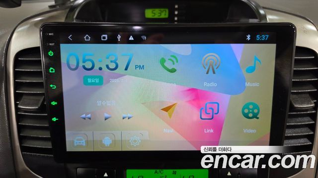 Kia Canival 2010 — photo 10