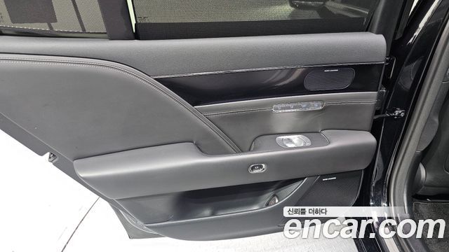 Genesis G90 2022 — photo 15