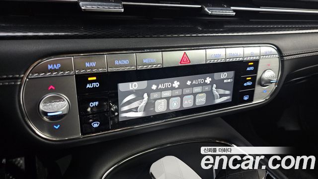 Genesis G90 2022 — photo 30
