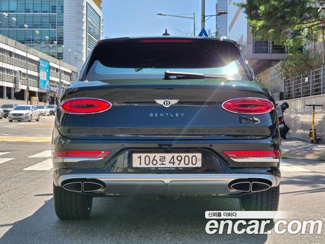 Bentley Bentayga 2025 — photo 6