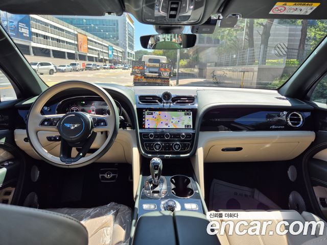Bentley Bentayga 2025 — photo 8