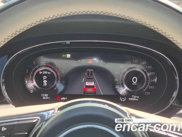 Bentley Bentayga 2025 — photo 10