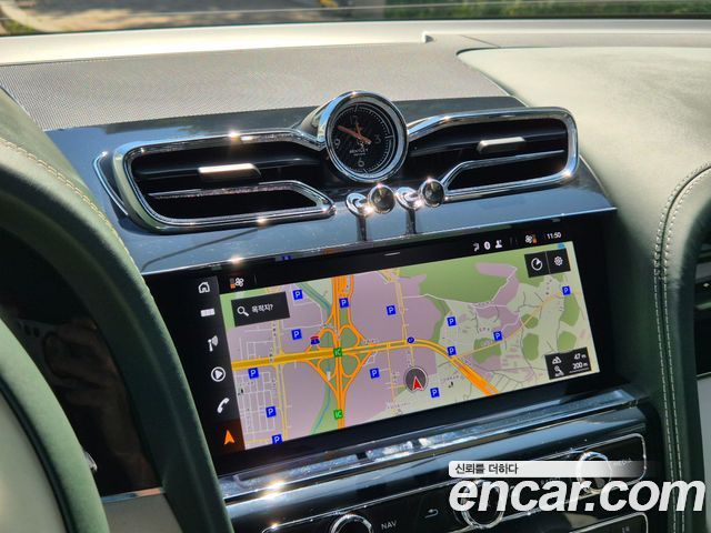 Bentley Bentayga 2025 — photo 11