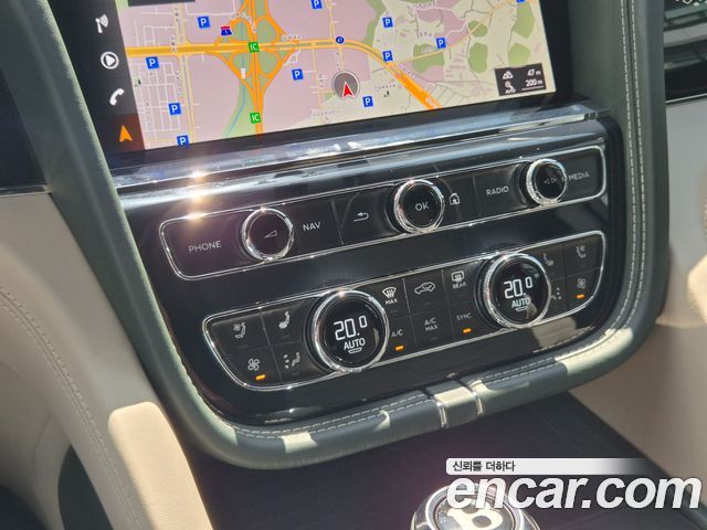 Bentley Bentayga 2025 — photo 12