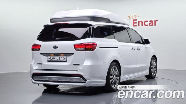 Kia Canival 2018 — photo 2